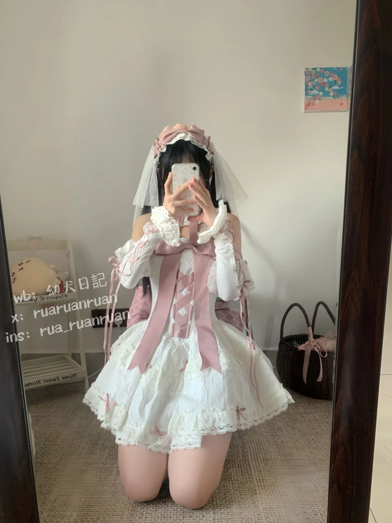 rua阮阮《初恋缎带》主题写真：18张全套美图