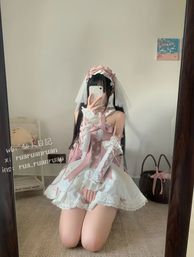 rua阮阮《初恋缎带》主题写真：18张全套美图