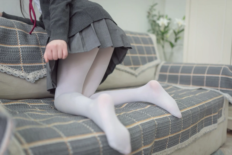 雪琪SAMA《JK白丝纯腿》主题写真：46张全套美图