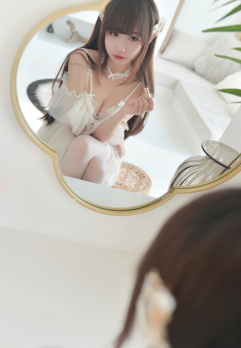 雪琪SAMA《精灵》主题写真：50张全套美图，含1个视频