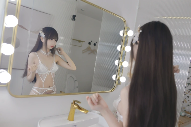 雪琪SAMA《精灵》主题写真：50张全套美图，含1个视频