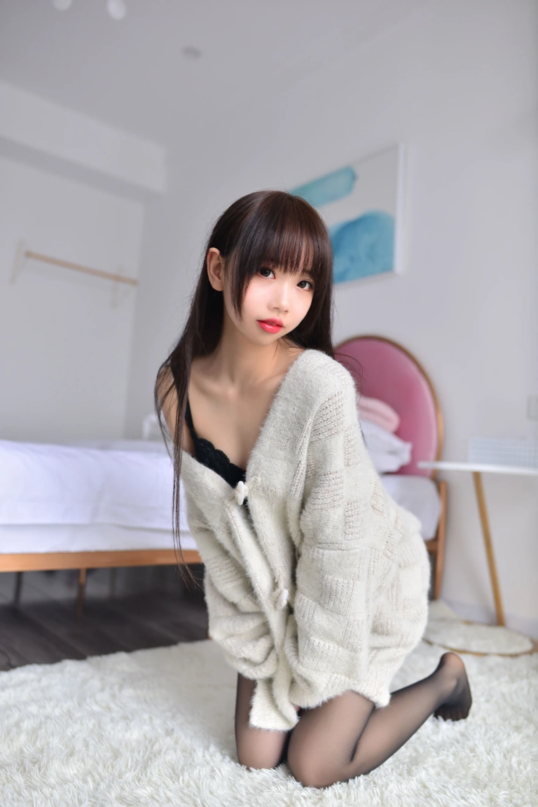 雪琪SAMA《毛衣少女》主题写真：34张全套美图