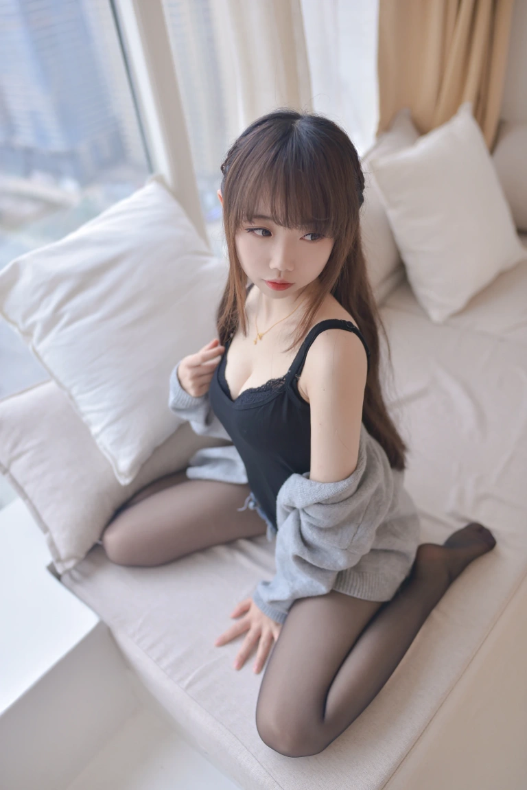 雪琪SAMA《牛仔黑丝大姐姐》主题写真：51张全套美图