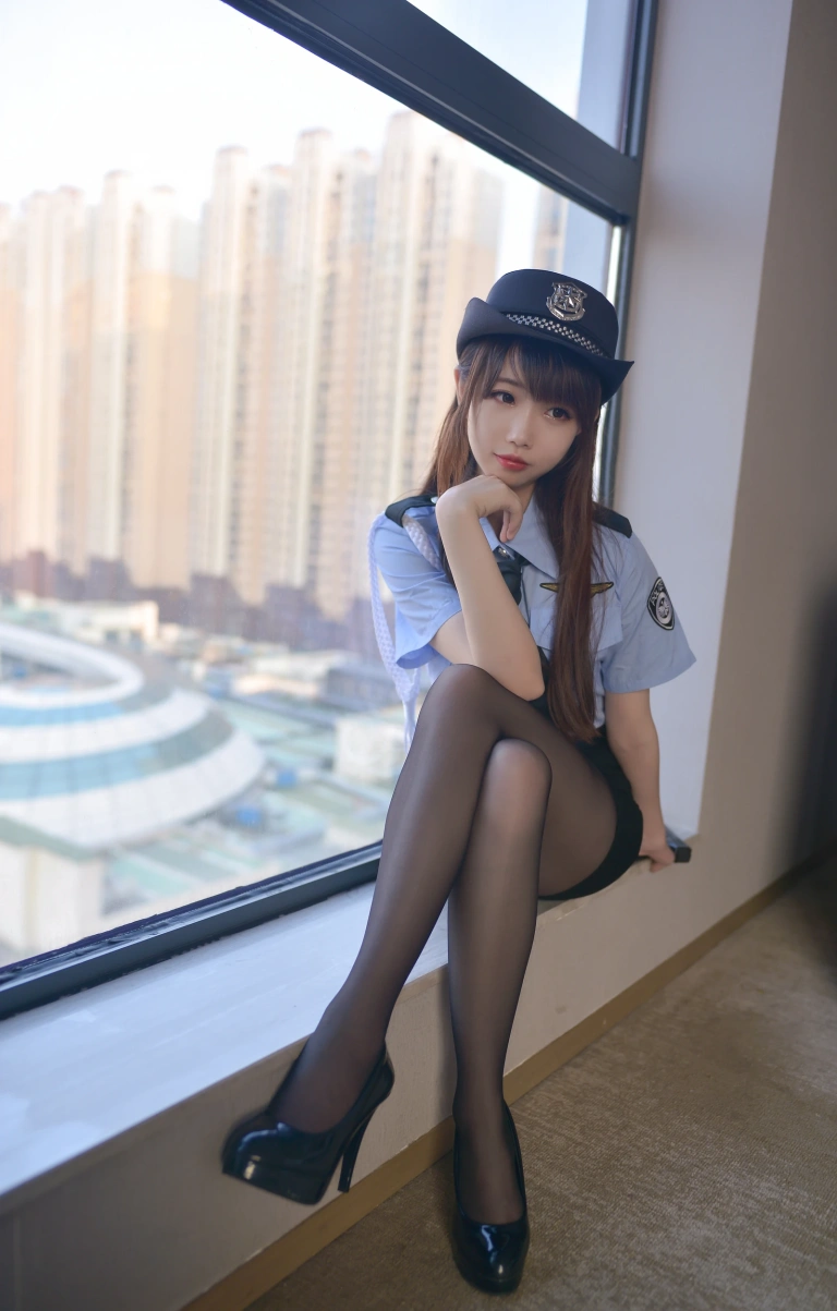 雪琪SAMA《女警》主题写真：49张全套美图，含1个视频
