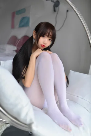 雪琪SAMA《双马尾体操服》主题写真：25张全套美图