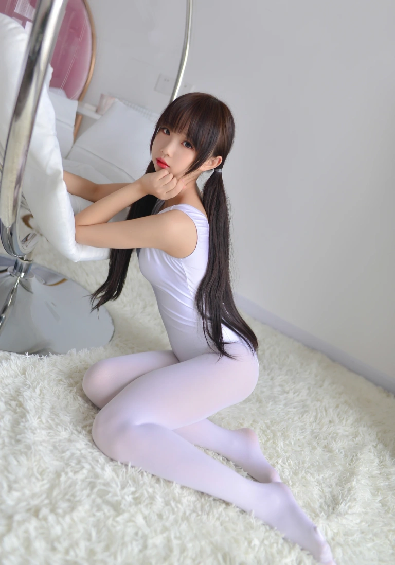 雪琪SAMA《双马尾体操服》主题写真：25张全套美图