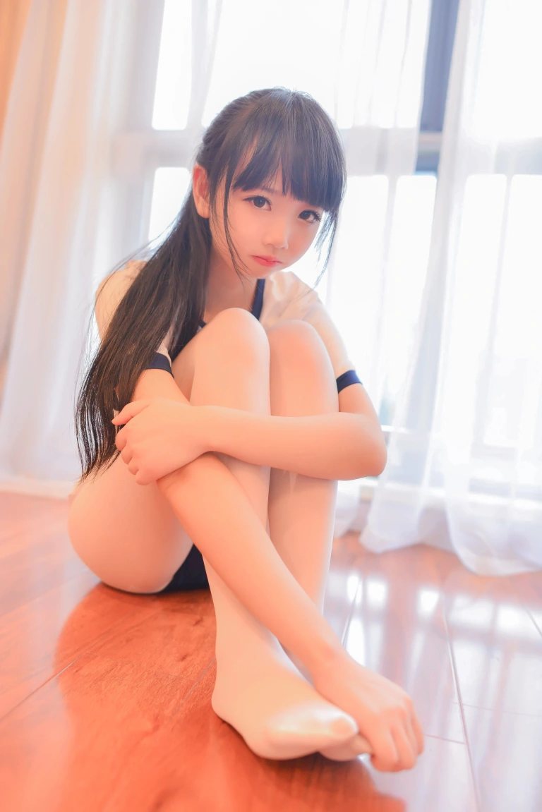 雪琪SAMA《体操服》主题写真：17张全套美图