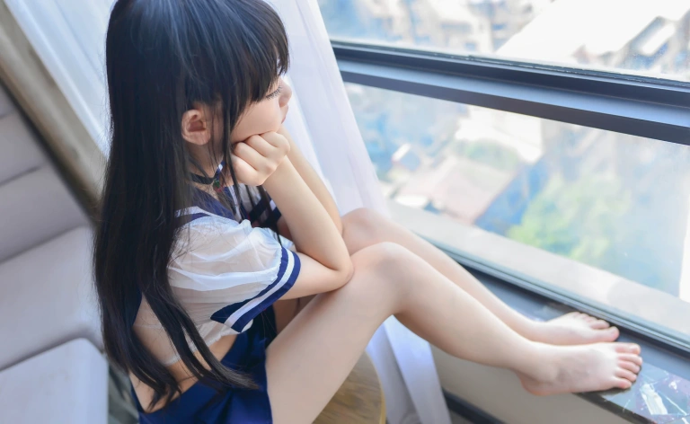 雪琪SAMA《透明JK》主题写真：20张全套美图