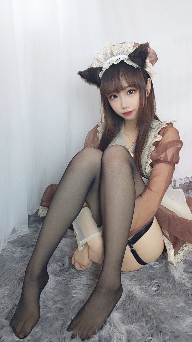 雪琪SAMA《透明女仆》主题写真：43张全套美图，含4个视频