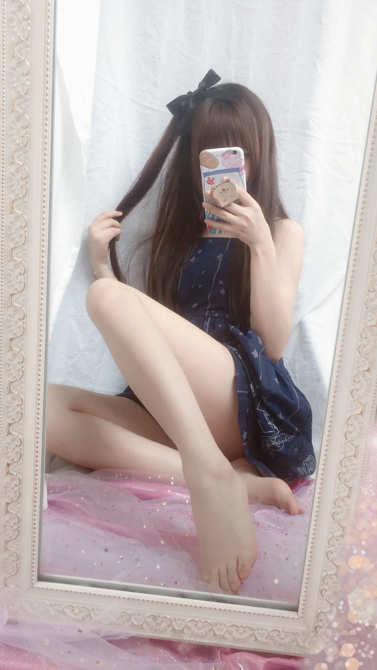 雪琪SAMA《自拍足控》主题写真：15张全套美图，含4个视频