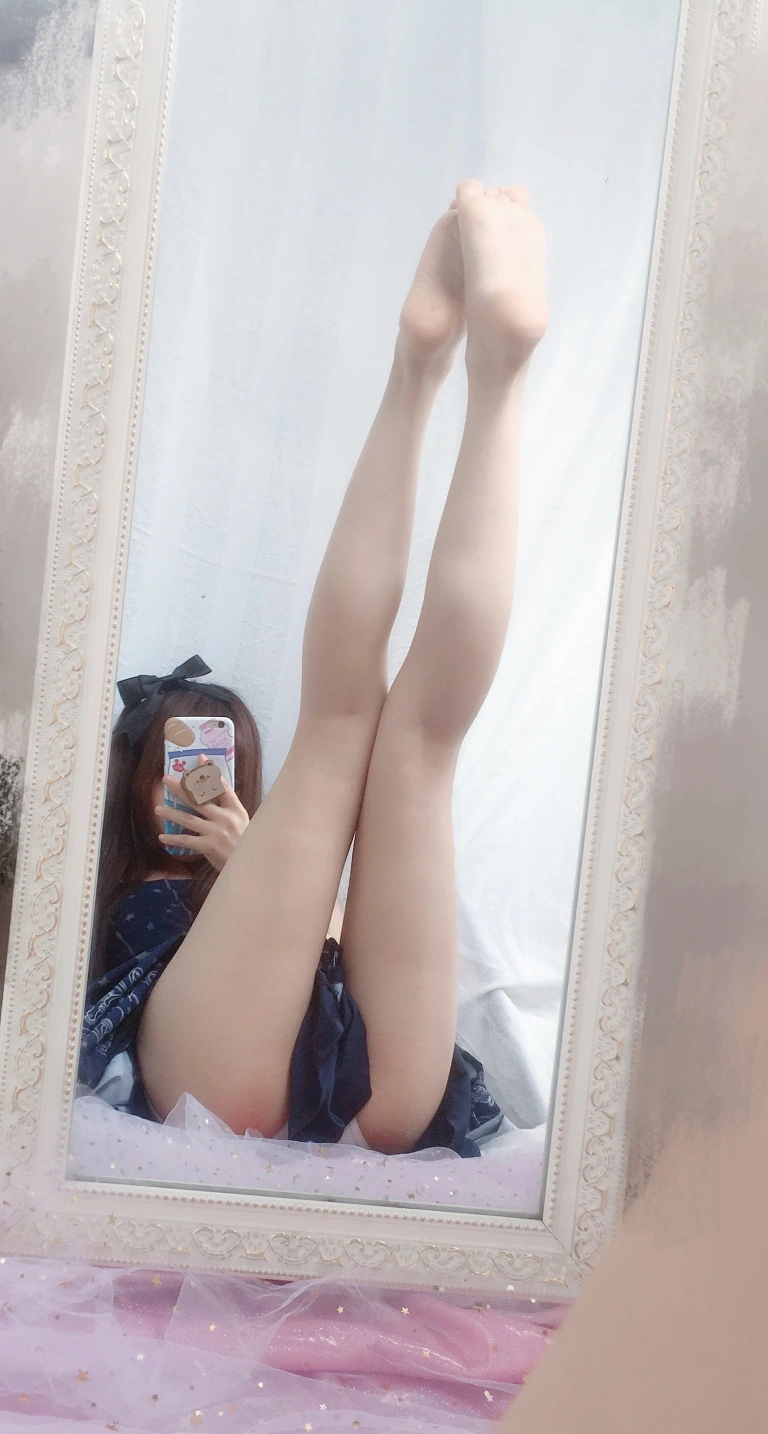 雪琪SAMA《自拍足控》主题写真：15张全套美图，含4个视频