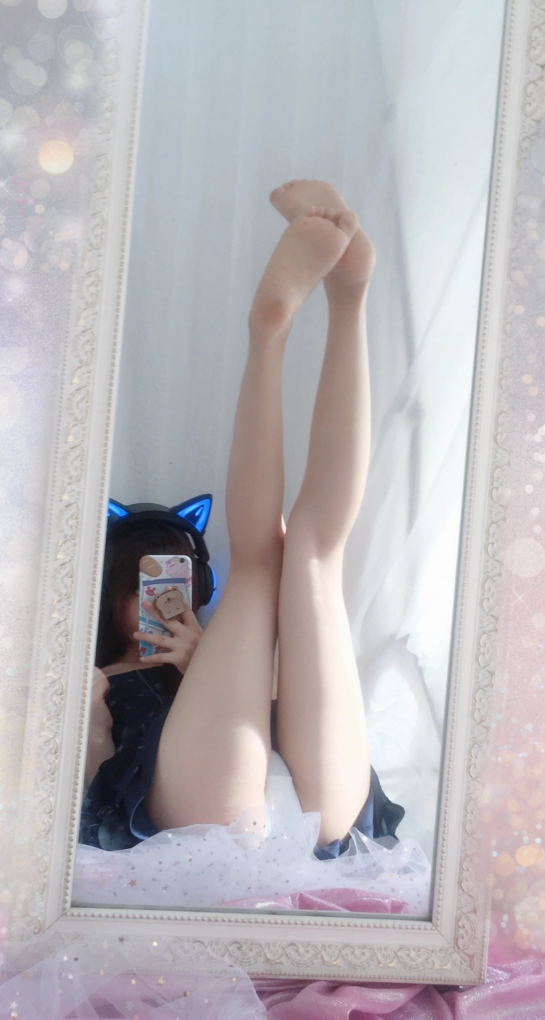 雪琪SAMA《自拍足控》主题写真：15张全套美图，含4个视频