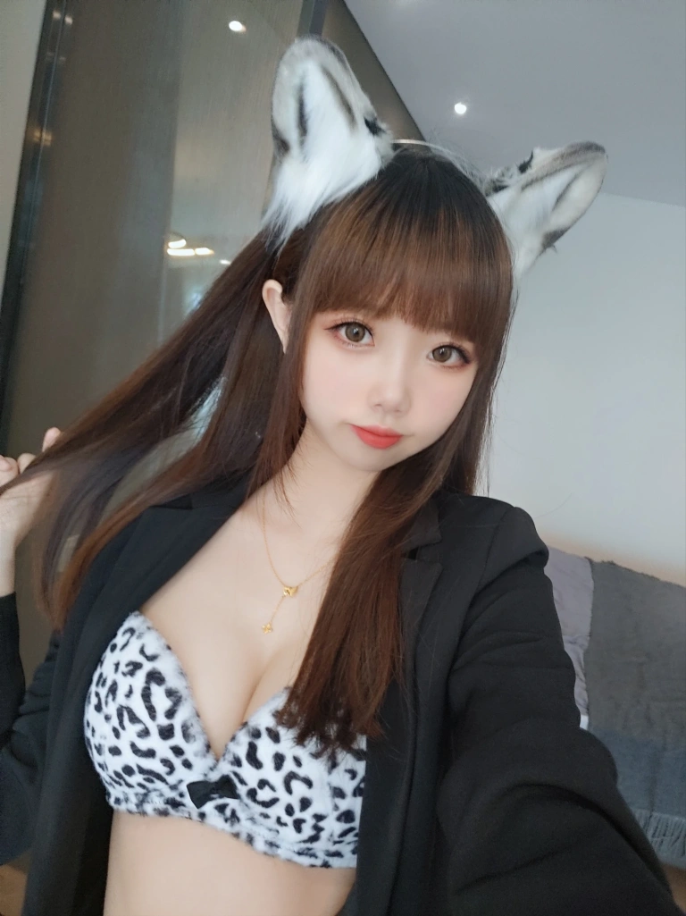 雪琪SAMA《雪豹》主题写真：70张全套美图