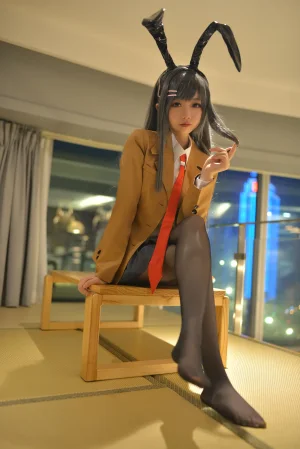 雪琪SAMA《麻衣制服兔女郎》主题写真：58张全套美图