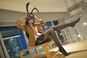 雪琪SAMA《麻衣制服兔女郎》主题写真：58张全套美图