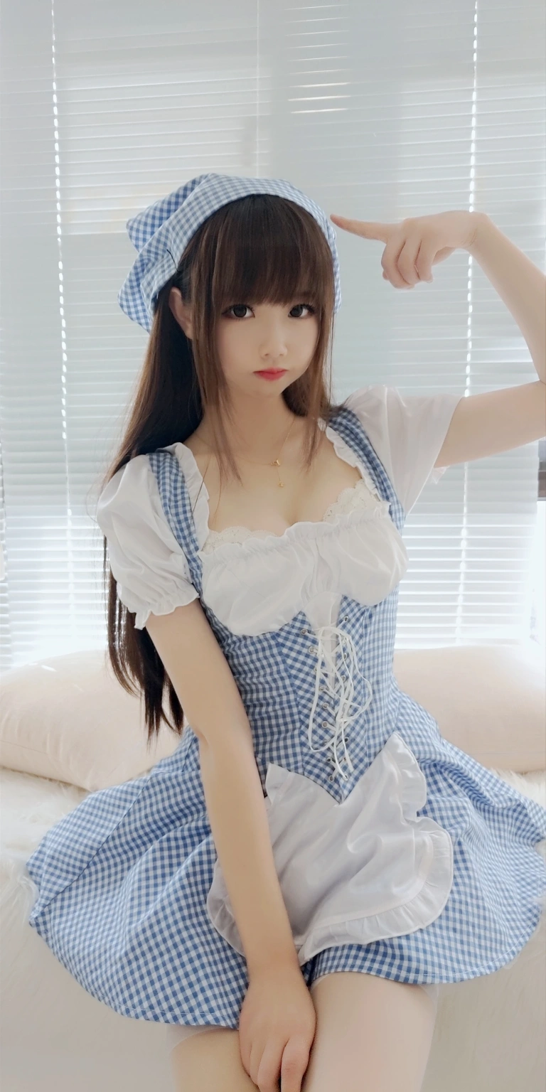 雪琪SAMA《田园女仆》主题写真：45张全套美图，含3个视频