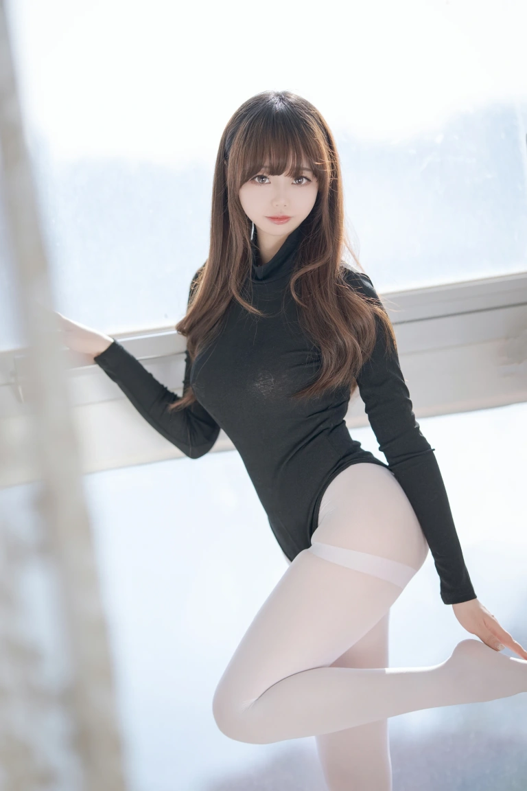 雪琪SAMA《黑与白》主题写真：42张全套美图，含2个视频