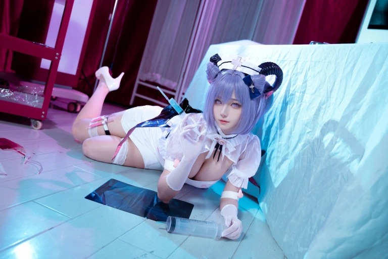 Seya-狮砸《刻晴护士》主题写真：12张全套美图