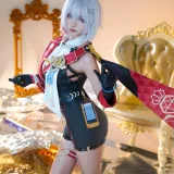 Seya-狮砸《崩坏：星穹铁道 托帕》主题写真：9张全套美图