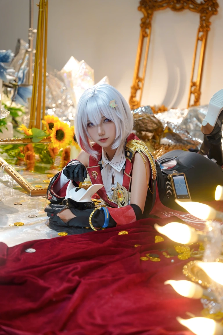 Seya-狮砸《崩坏：星穹铁道 托帕》主题写真：9张全套美图