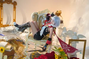 Seya-狮砸《崩坏：星穹铁道 托帕》主题写真：9张全套美图