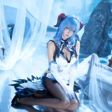 Seya-狮砸《甘雨青花瓷》主题写真：12张全套美图