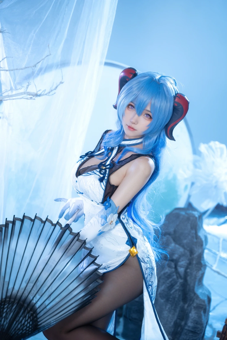 Seya-狮砸《甘雨青花瓷》主题写真：12张全套美图
