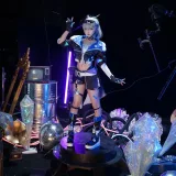 Seya-狮砸《崩坏：星穹铁道 银狼》主题写真：9张全套美图