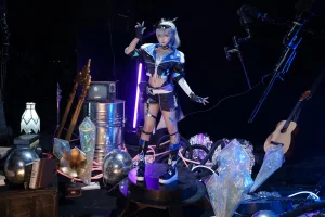 Seya-狮砸《崩坏：星穹铁道 银狼》主题写真：9张全套美图