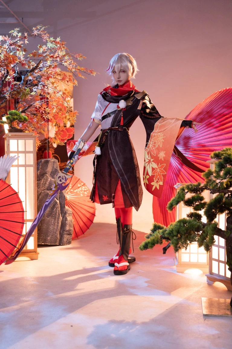 Seya-狮砸《原神 枫原万叶》主题写真：9张全套美图