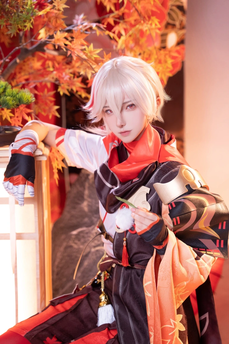 Seya-狮砸《原神 枫原万叶》主题写真：9张全套美图