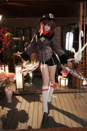 Seya-狮砸《原神 胡桃》主题写真：9张全套美图