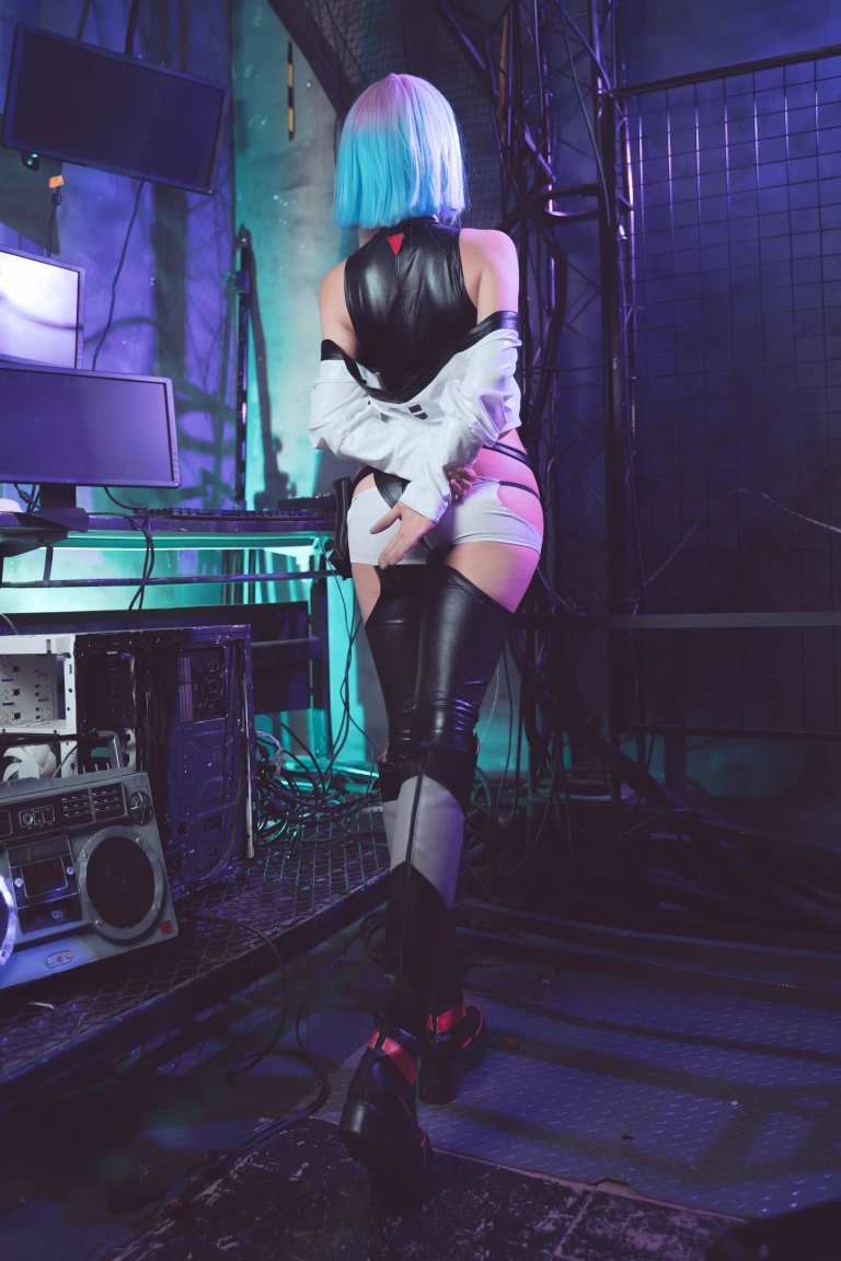 Seya-狮砸《赛博朋克：边缘行者 Lucy》主题写真：8张全套美图