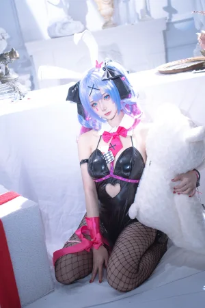 Seya-狮砸《VOCALOID 初音兔女郎》主题写真：12张全套美图