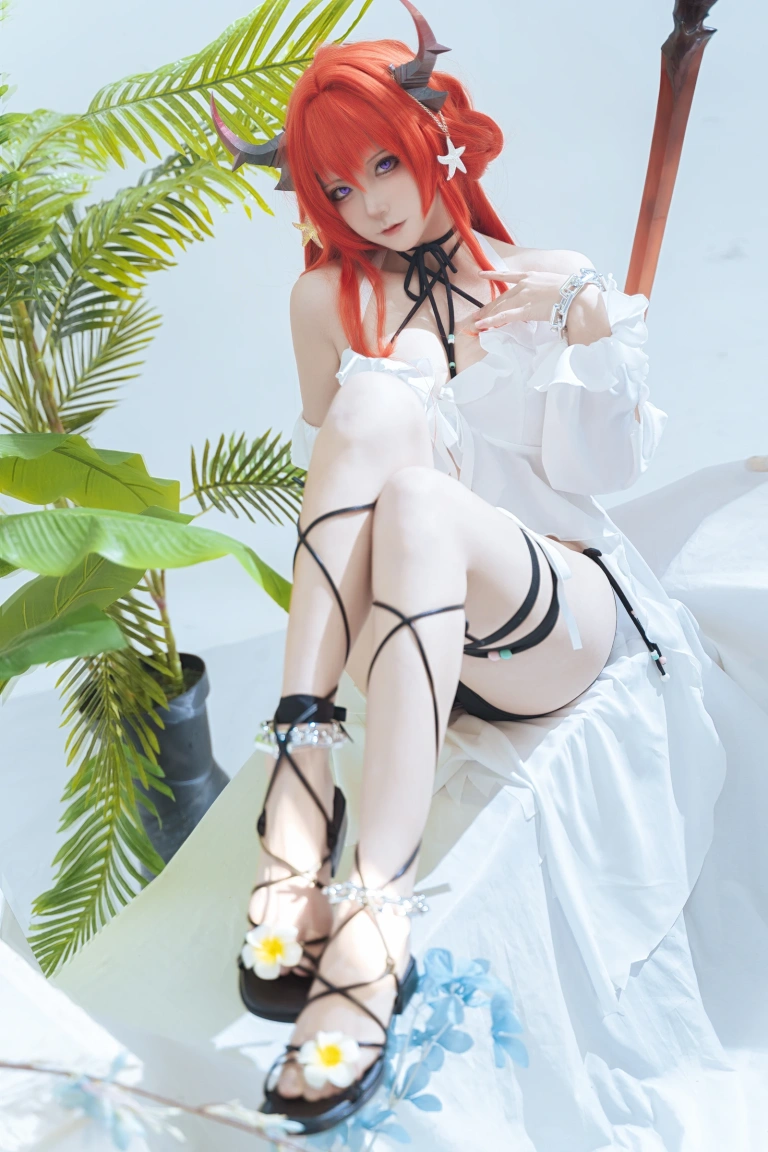 Seya-狮砸《42泳装》主题写真：12张全套美图