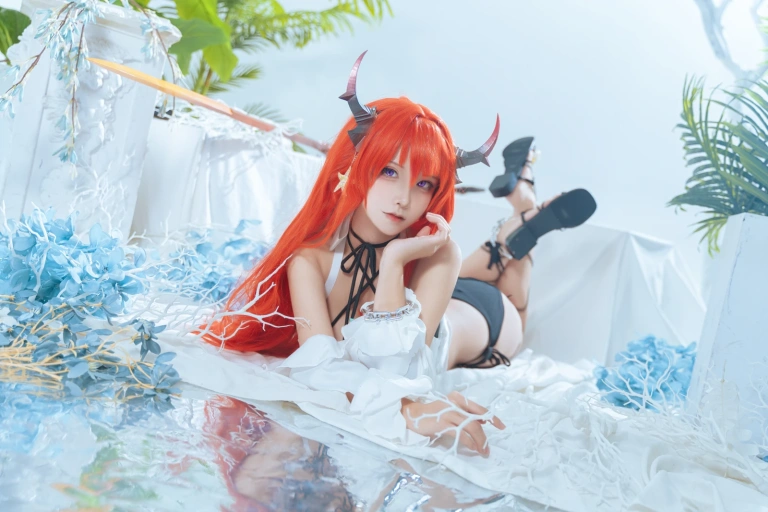 Seya-狮砸《42泳装》主题写真：12张全套美图