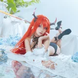 Seya-狮砸《42泳装》主题写真：12张全套美图