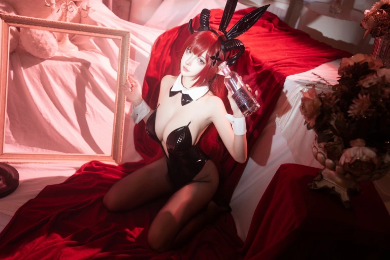Seya-狮砸《兴登堡兔女郎》主题写真：12张全套美图