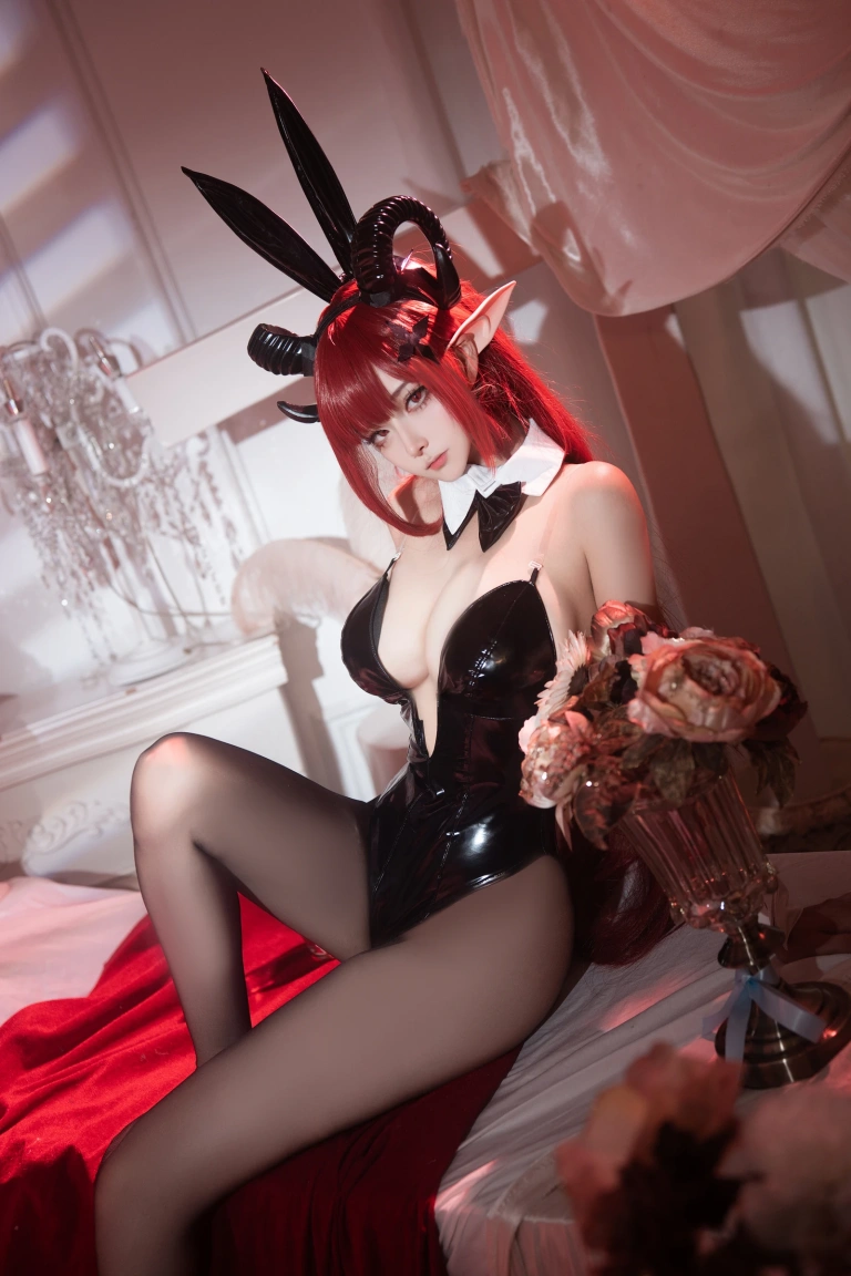 Seya-狮砸《兴登堡兔女郎》主题写真：12张全套美图