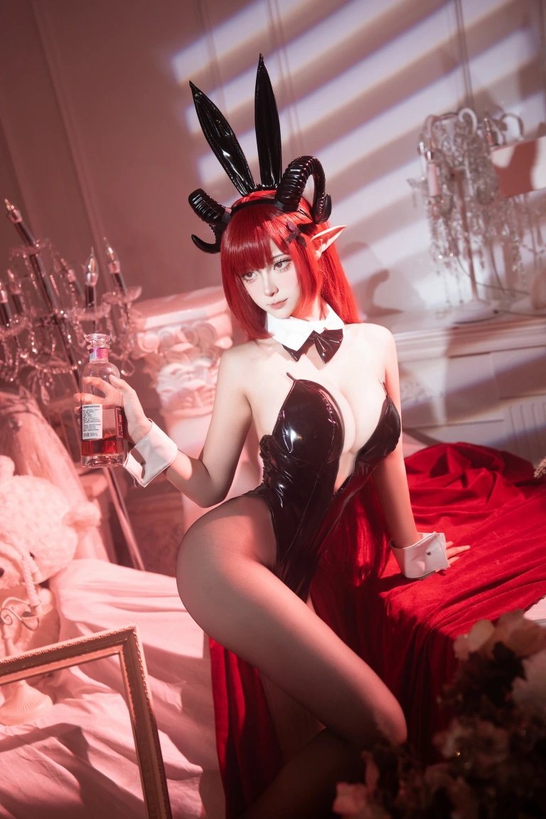 Seya-狮砸《兴登堡兔女郎》主题写真：12张全套美图
