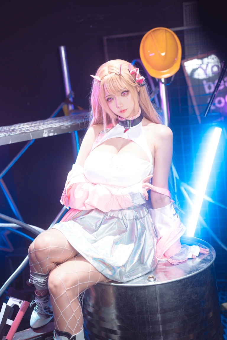 Seya-狮砸《Nikke 毒蛇原皮》主题写真：12张全套美图