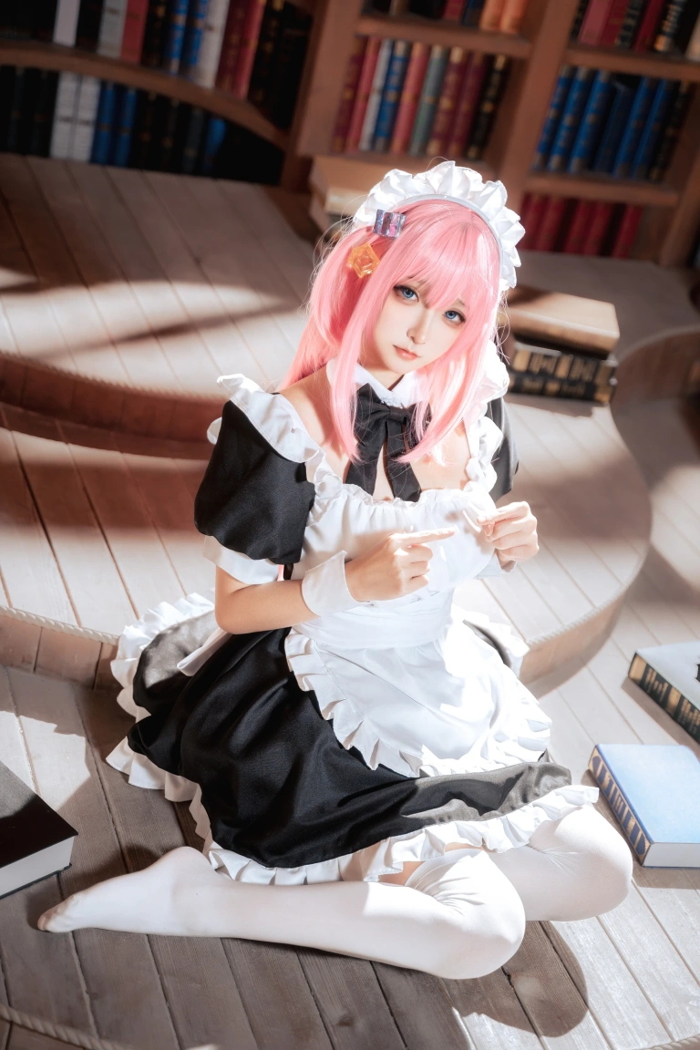 Seya-狮砸《孤独摇滚 波奇酱女仆》主题写真：14张全套美图