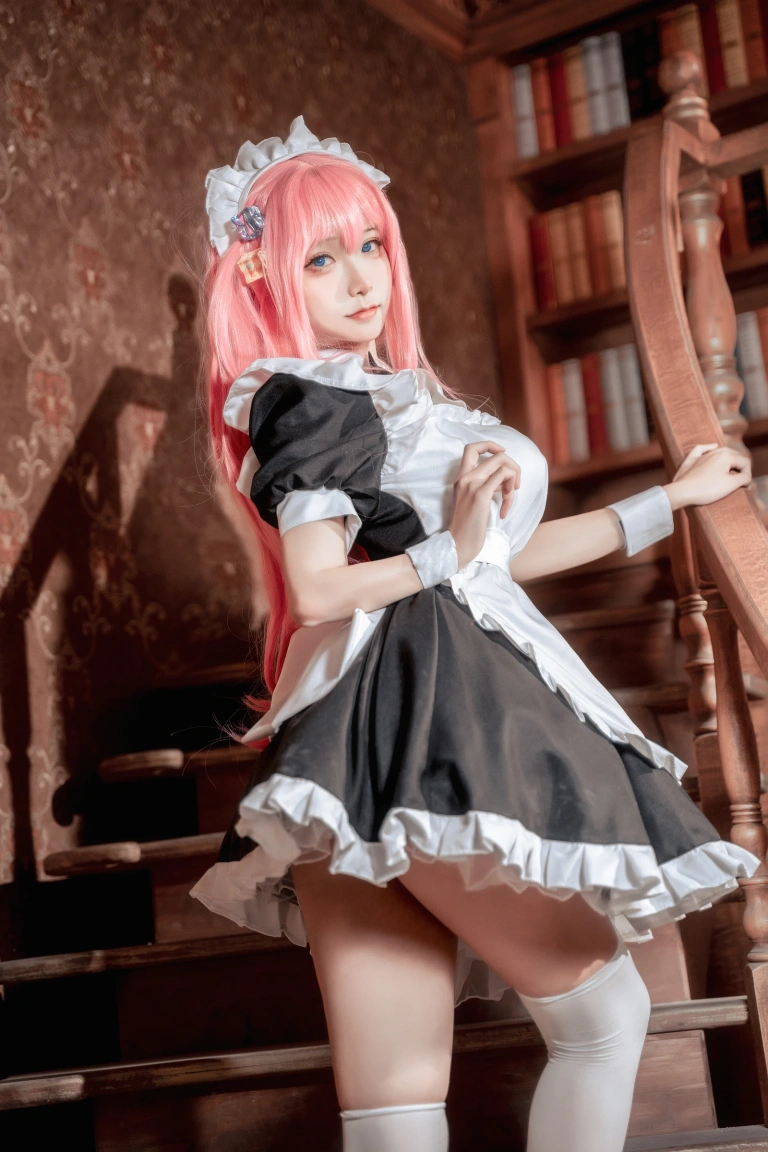 Seya-狮砸《孤独摇滚 波奇酱女仆》主题写真：14张全套美图