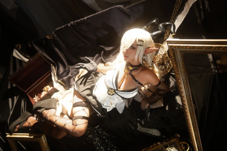 Seya-狮砸《碧蓝航线 尾张魔王》主题写真：12张全套美图