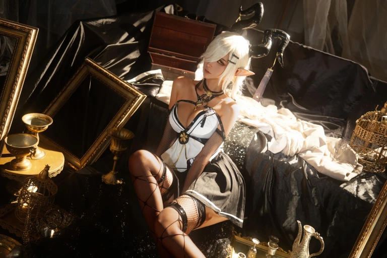 Seya-狮砸《碧蓝航线 尾张魔王》主题写真：12张全套美图