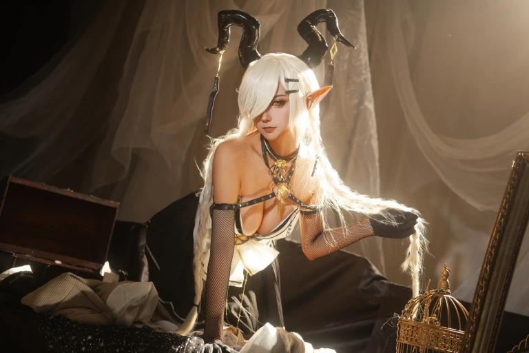 Seya-狮砸《碧蓝航线 尾张魔王》主题写真：12张全套美图