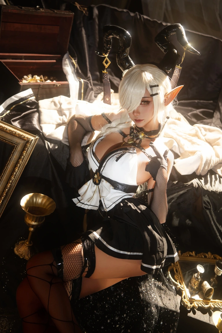 Seya-狮砸《碧蓝航线 尾张魔王》主题写真：12张全套美图