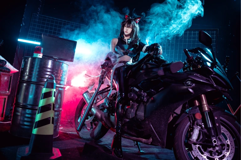 Seya-狮砸《明日方舟 德克萨斯音律联觉》主题写真：12张全套美图