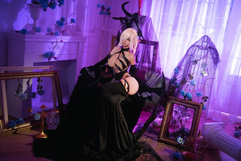 Seya-狮砸《Owari 尾张》主题写真：12张全套美图