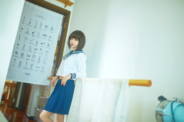 Shika小鹿鹿《短发JK》主题写真：11张全套美图